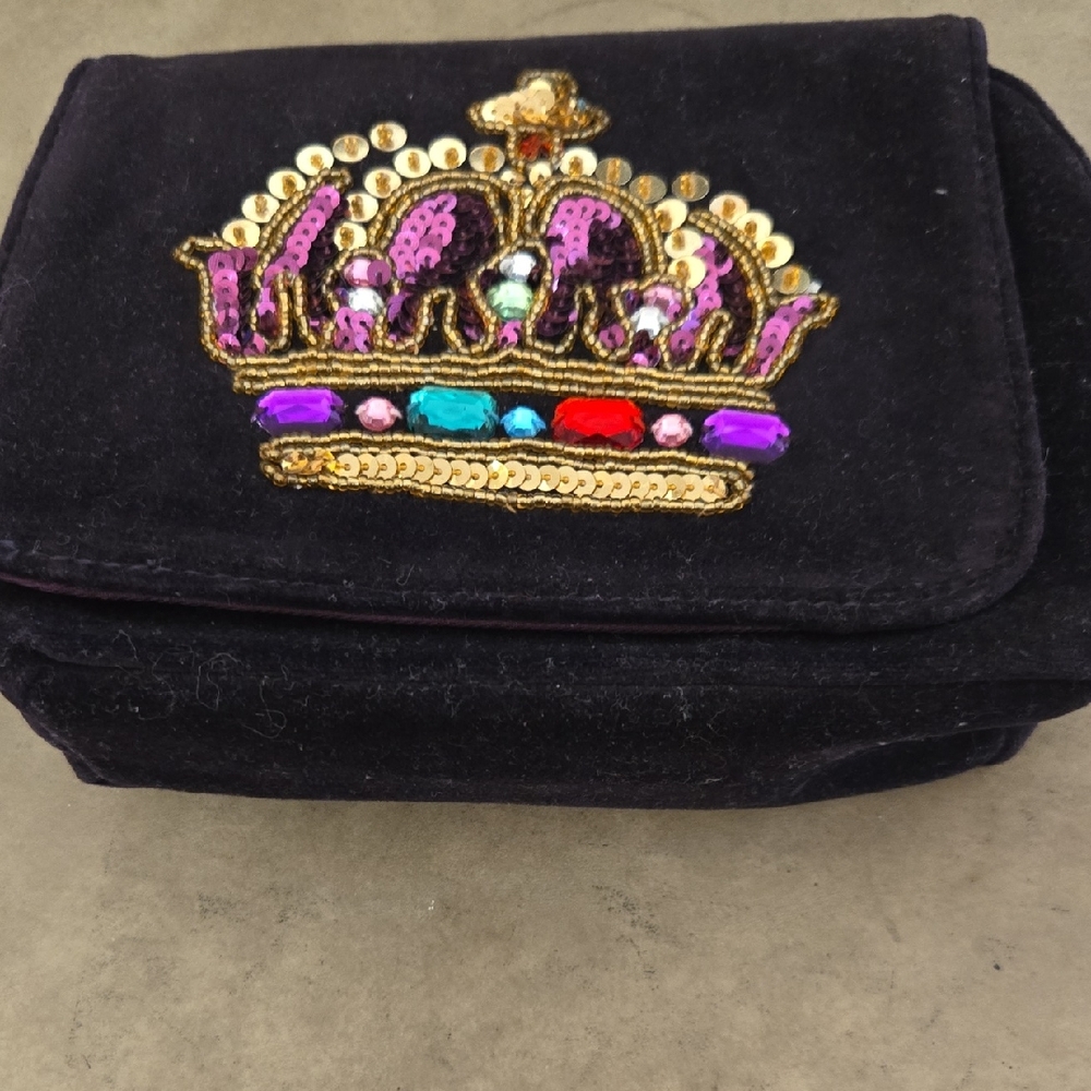 NEW VTG HISTORIC ROYAL PALACES PURPLE VELVET MAKE UP BAG